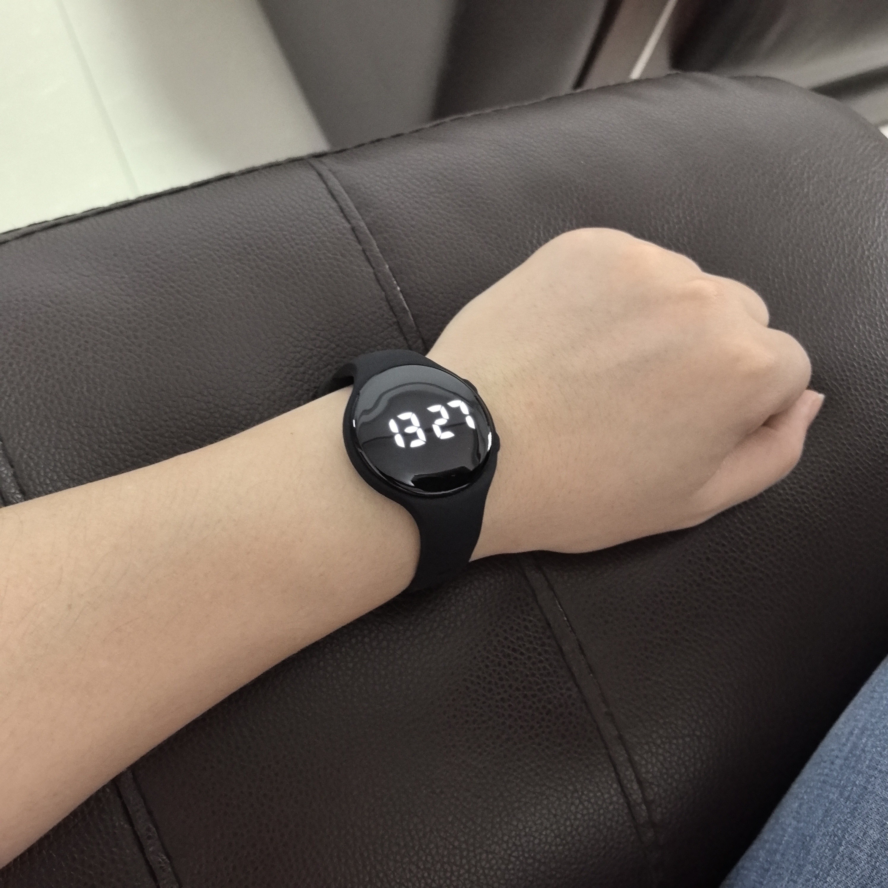sporty watch with sleep monitoring calorie counter pedometer 50m glow details round pc case silica gel strap unisex sports watch for teens details 0